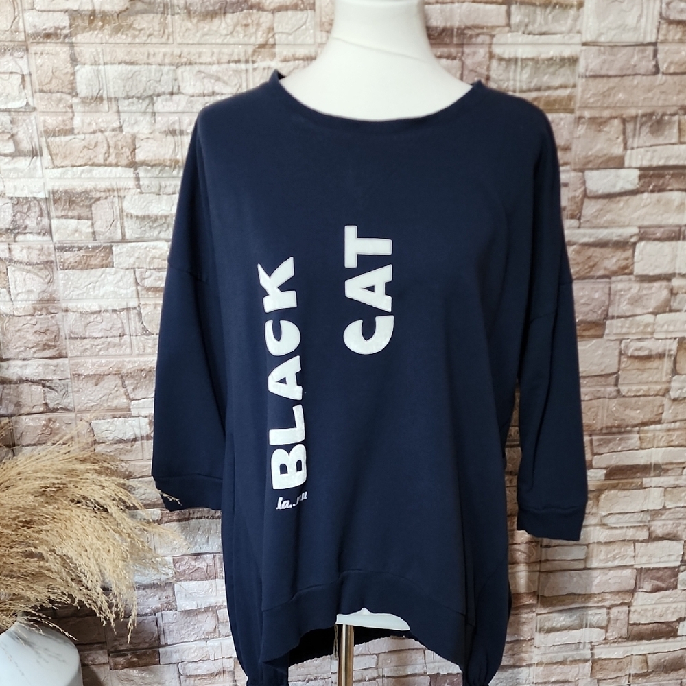 La Mu Dark Blue Swestshirt With White Logo